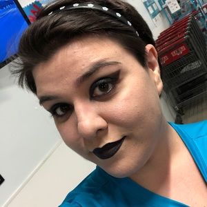 Meet your Posher, Natalie